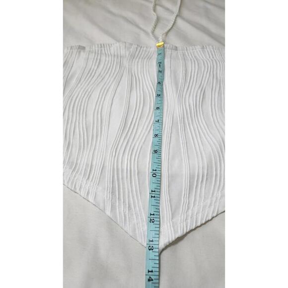 White Textured Women's Crop Top NWOT Size Small‎ - Picture 8 of 8